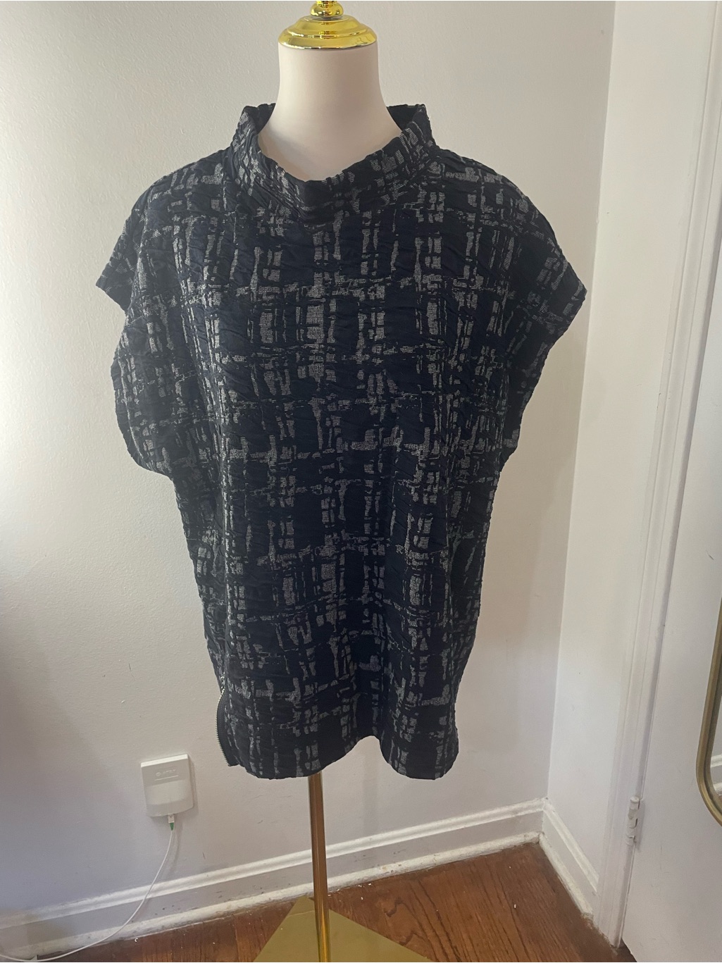 Black Patterned Short-Sleeve Tunic Top Funnel Neck Lagenlook Danish Design